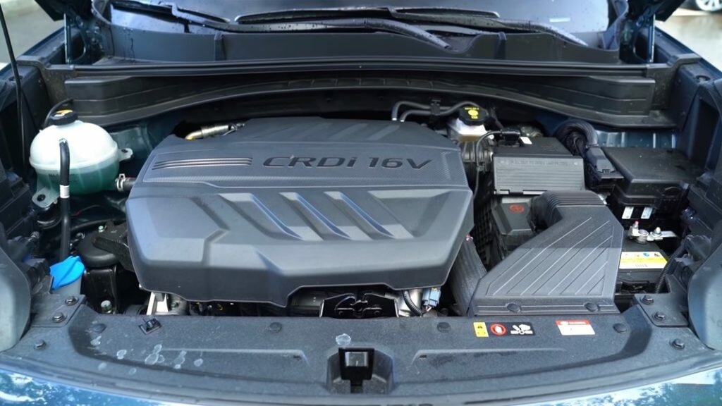 Кия спортейдж какой двигатель. Киа Спортейдж 2019 аккумулятор. Двигатель Kia Sportage 4 поколение. Kia Sportage 3 двигатель 2.0 аккумулятор. Киа Спортейдж 2021 двигатель.